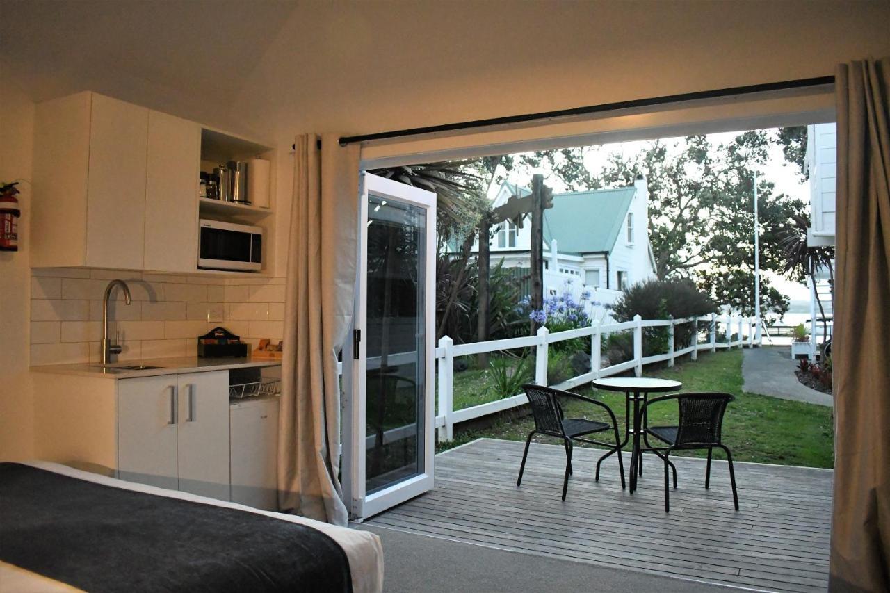 Hananui Lodge And Apartments Russell Esterno foto