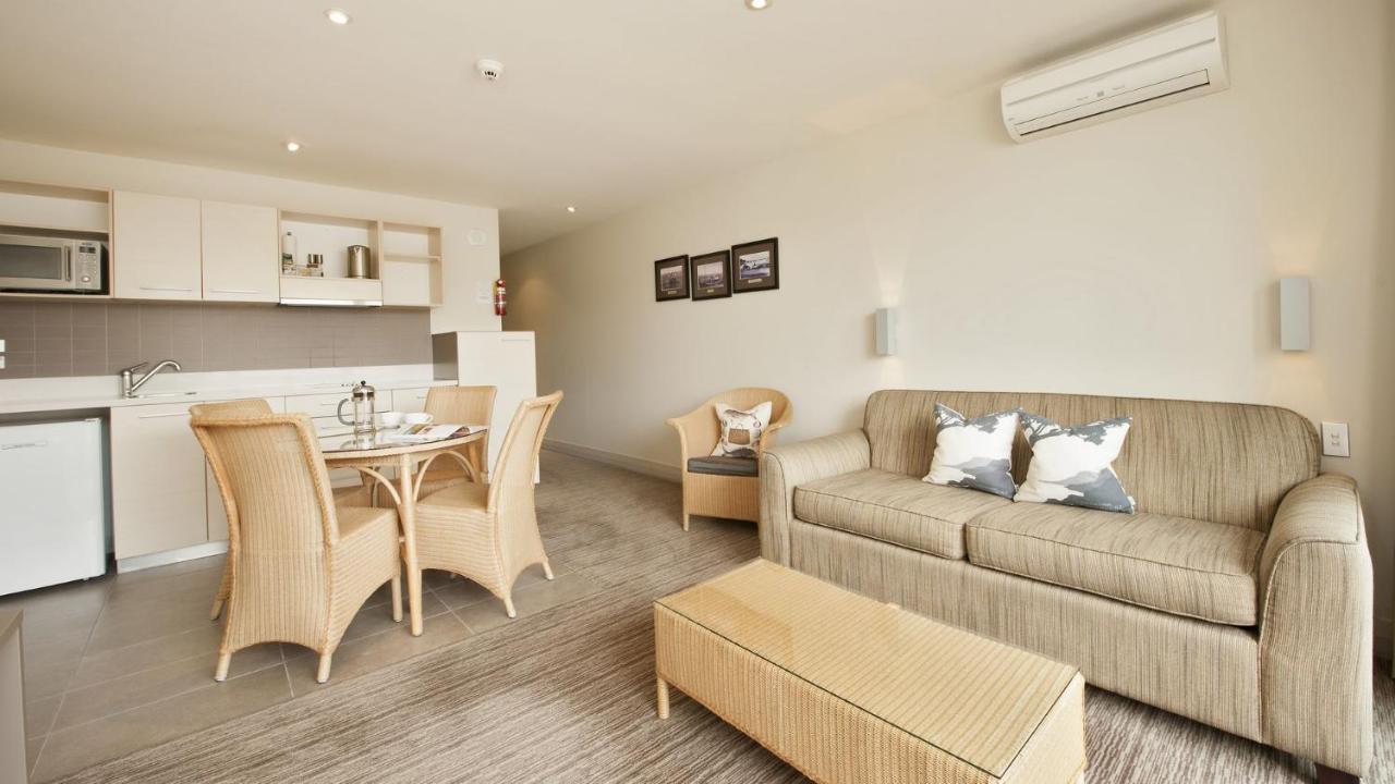 Hananui Lodge And Apartments Russell Esterno foto