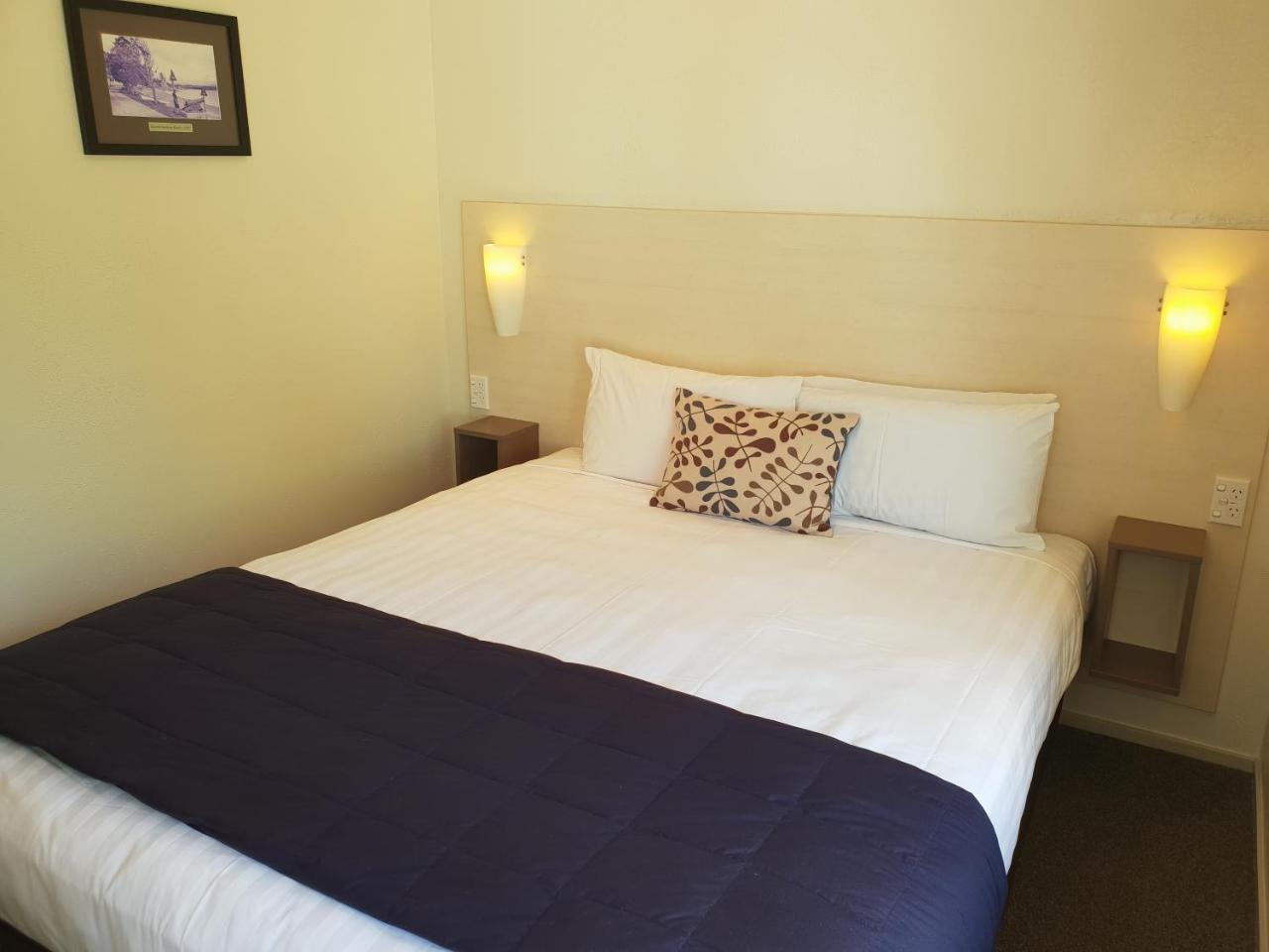 Hananui Lodge And Apartments Russell Esterno foto