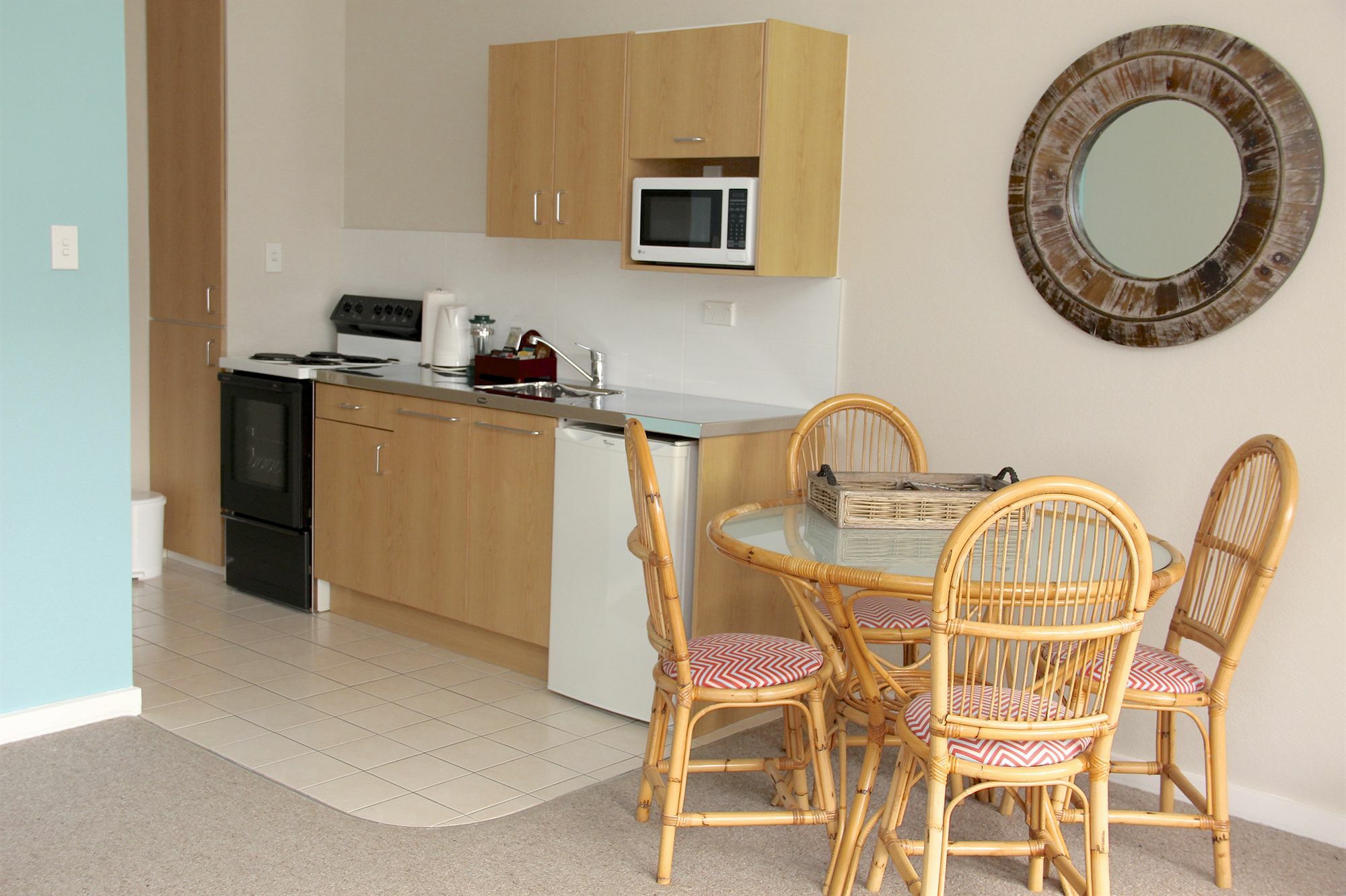 Hananui Lodge And Apartments Russell Esterno foto
