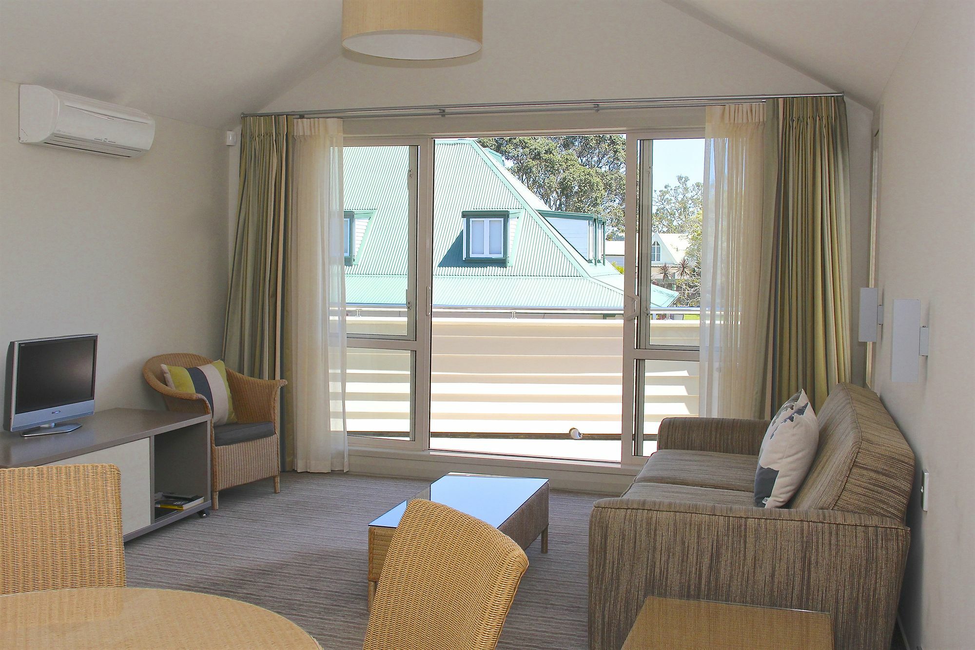 Hananui Lodge And Apartments Russell Esterno foto