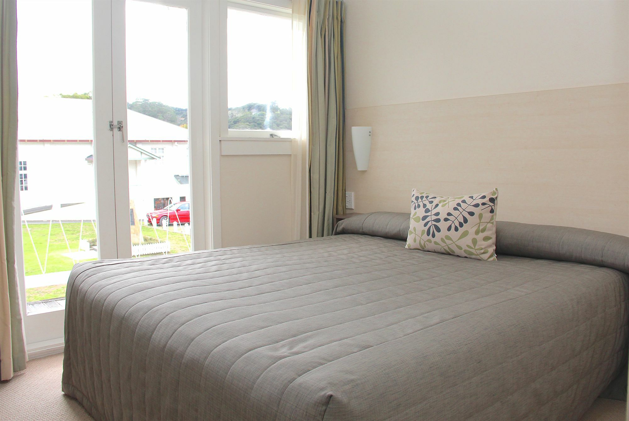 Hananui Lodge And Apartments Russell Esterno foto
